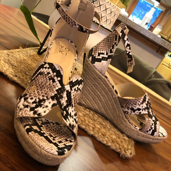 Snakeskin print wedge - Picture 3 of 3